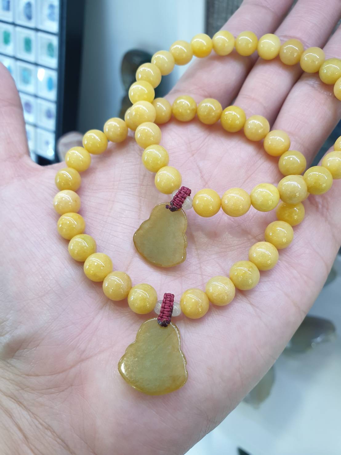 Yellow Jade Beaded Bracelet: Happy Buddha Charm, Natural Jadeite (17 cm)