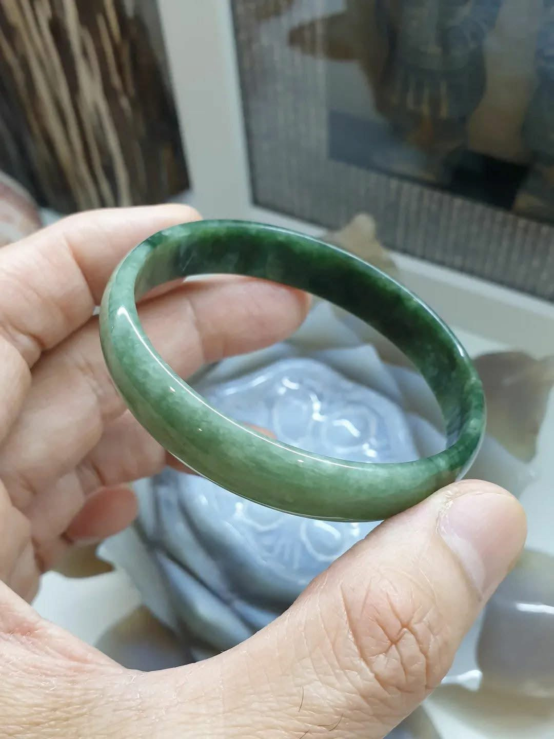 Green Jade Bangle (Two-toned)(S 57.5) | Original Type A Natural Jadeite