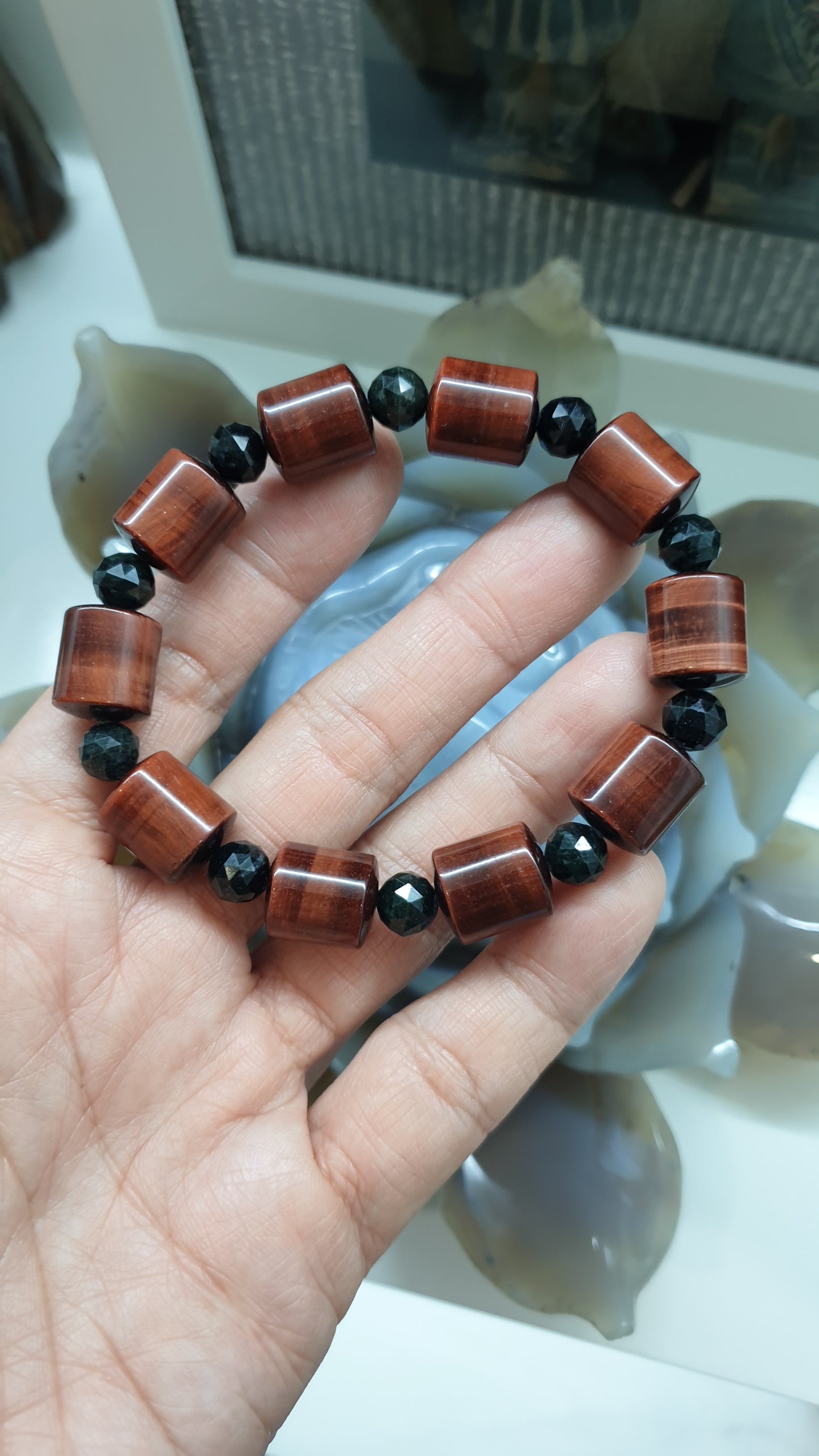 Red Tiger Eye Bracelet 18 cm - Cylinder Beads, Natural Black Jade Spacers