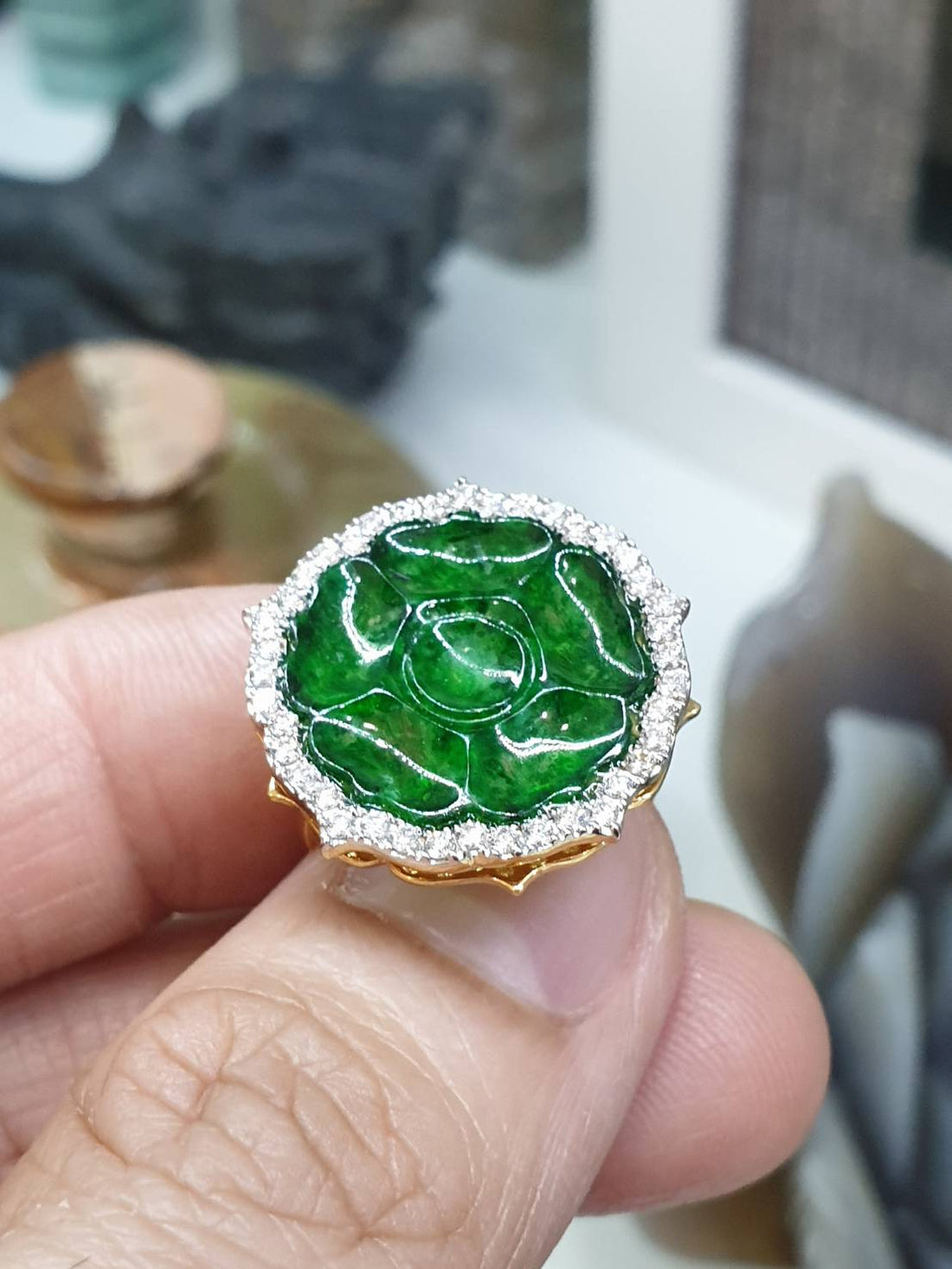Imperial Green Spinning Jade Lotus Ring with White Diamonds – 18K Gold