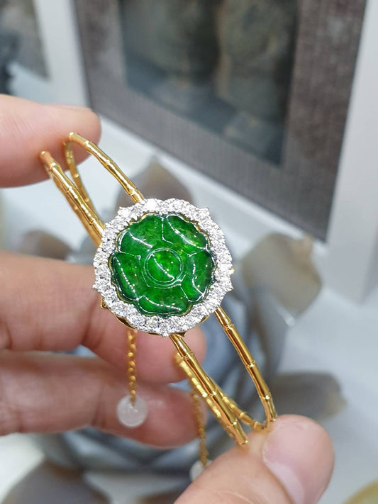Luxuriously Charming Jade & Diamond 18K Gold Bangle