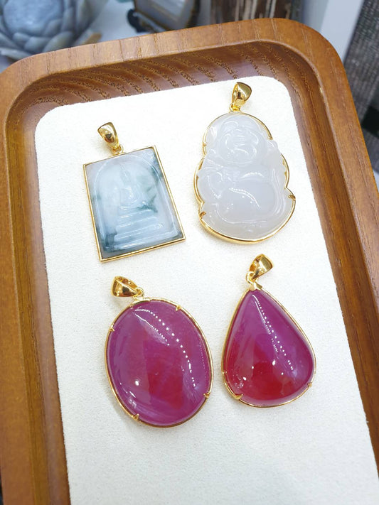 Custom Ruby & Jade Pendants in 18K Gold – Simple, Elegant Bezels