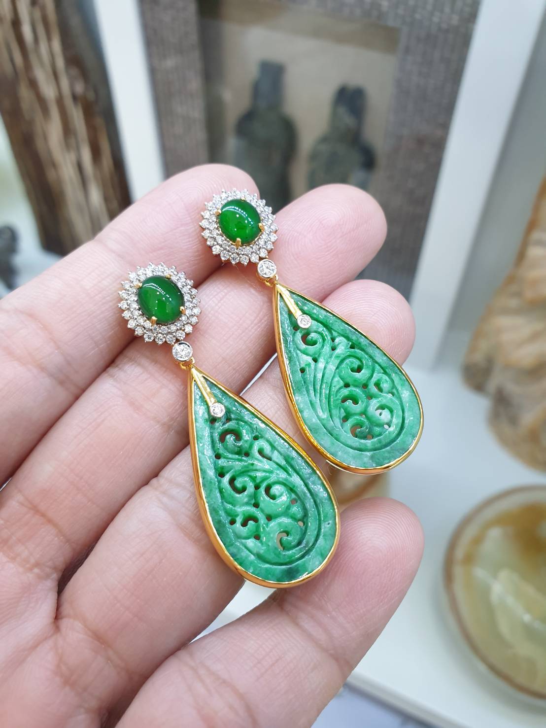 Jade Ru Yi Drop Earrings | 18K Gold & Diamonds | Vibrant Green Type A Natural Jadeite
