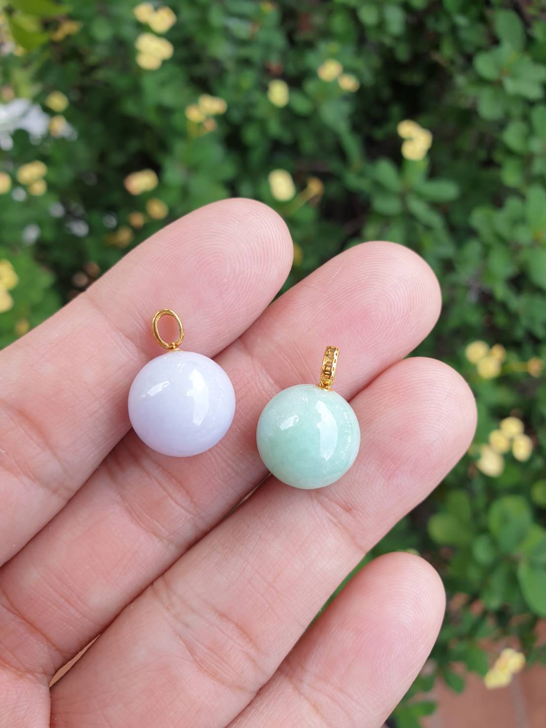 Jade Bead Classic Pendant Solid 18K Gold Type A Natural Jadeite