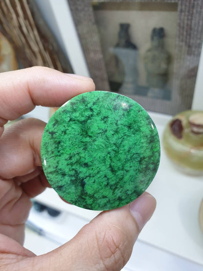 Mawsitsit Stone Paperweight - Chrome Green - Collectors Item - 4.5cm