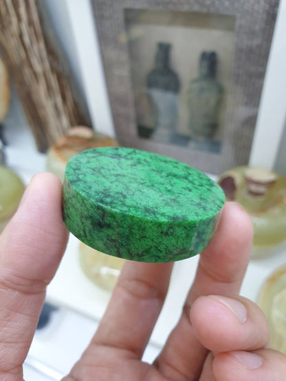 Mawsitsit Stone Paperweight - Chrome Green - Collectors Item - 4.5cm