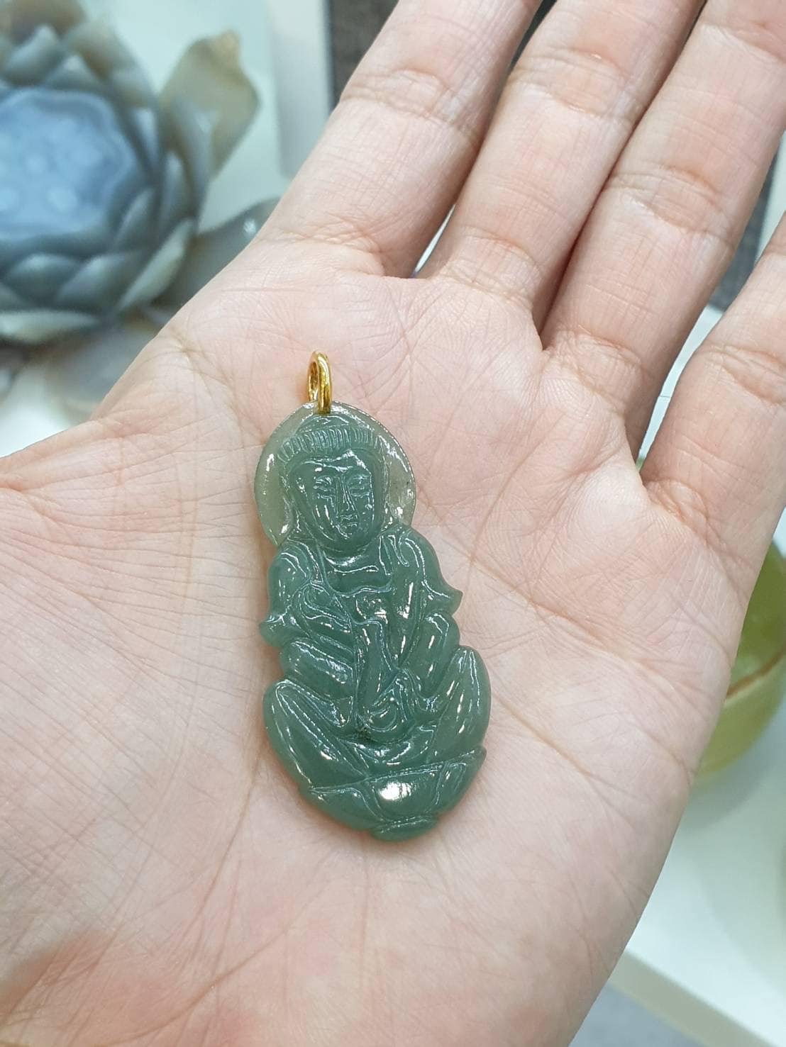 Jade Guan Yin Pendant | 9K Gold | Fei Cui - Type A Jadeite
