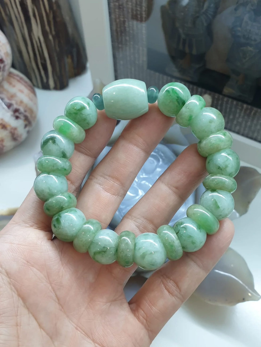 Jade Bracelet - Bright Green Beads (18 cm)