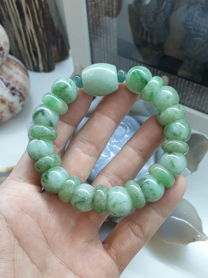Jade Bracelet - Bright Green Beads (18 cm)