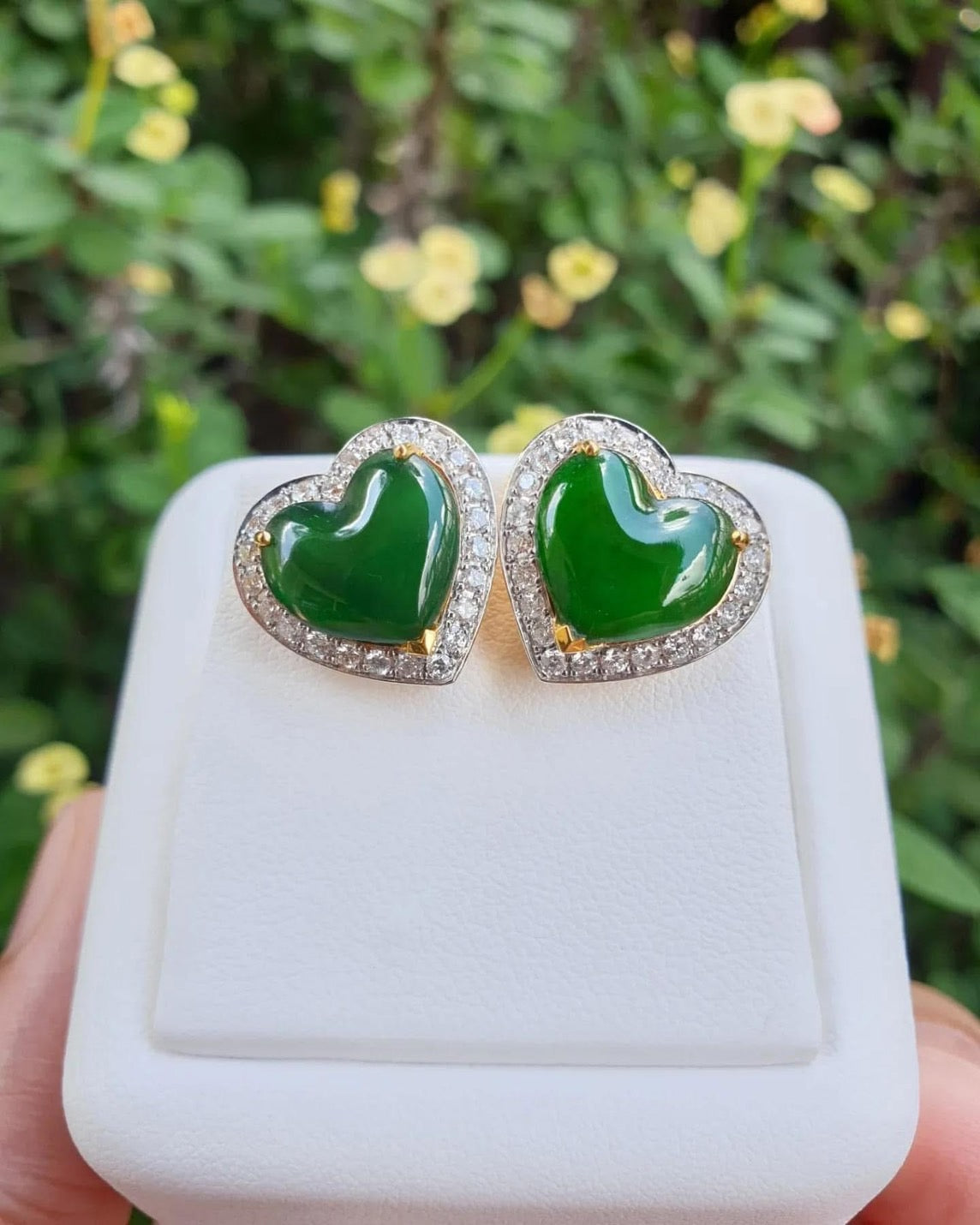 Jade Hearts Earrings – 18K Gold & Diamonds