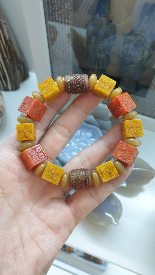 Tricolored Jade Beaded Bracelet with Ruyi & 4-Leaf Clover