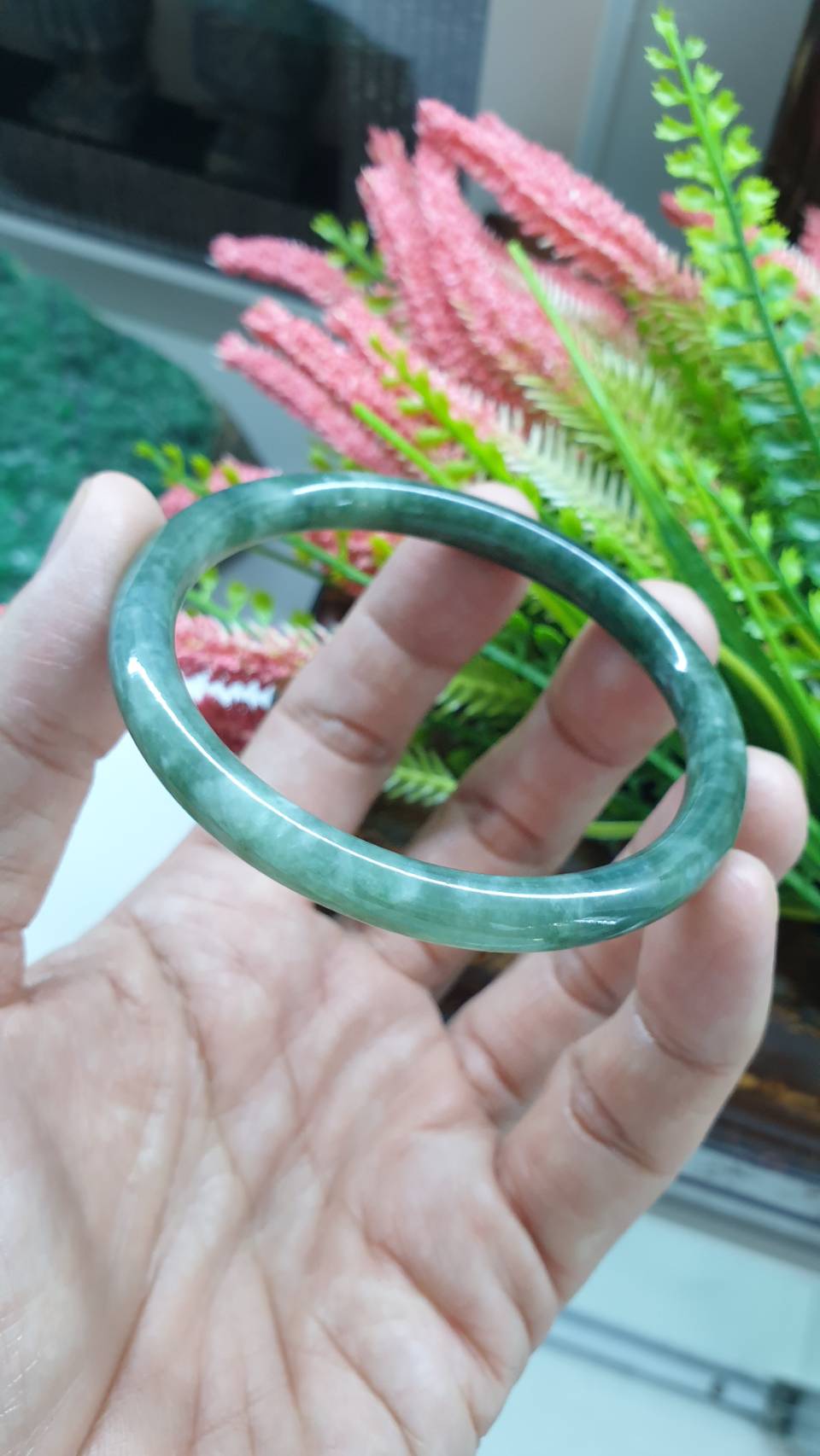 Cylindrical Jade Bangle S57.5 Slim Marbled Green Myanmar Natural Jadeite Type A