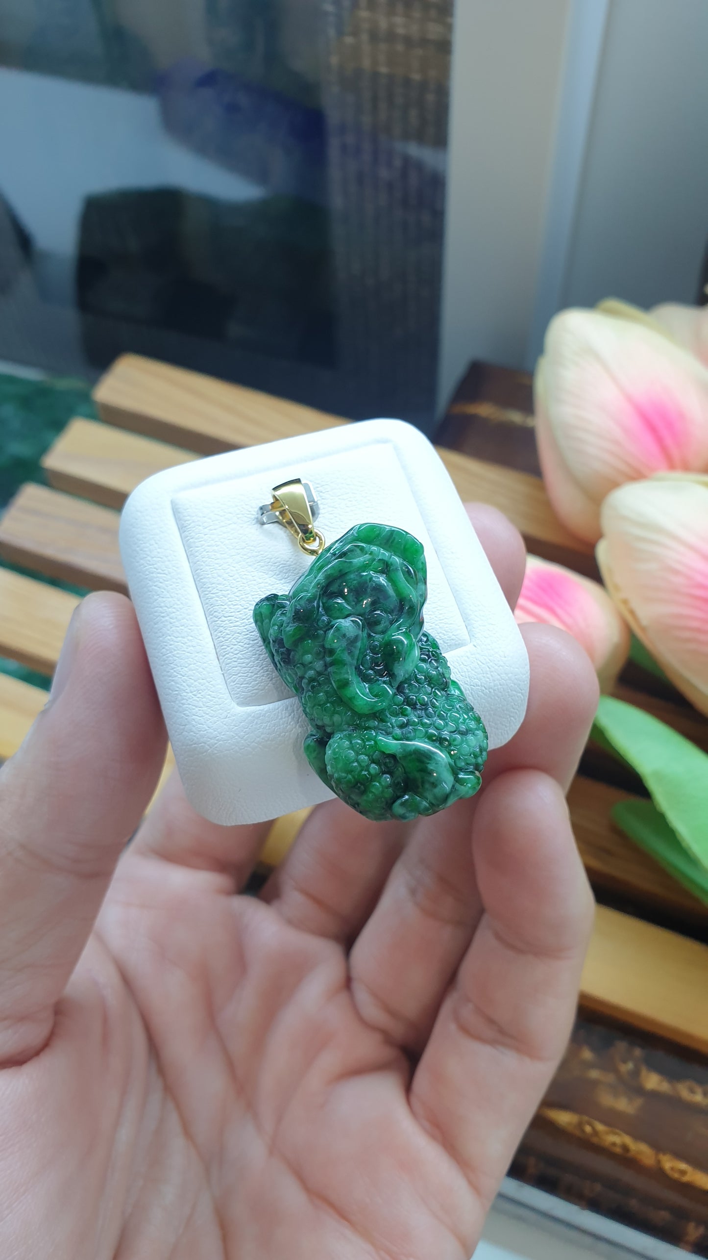 18K Gold Jade Pixiu Pendant Natural Vibrant Green Fei Cui Myanmar Jadeite
