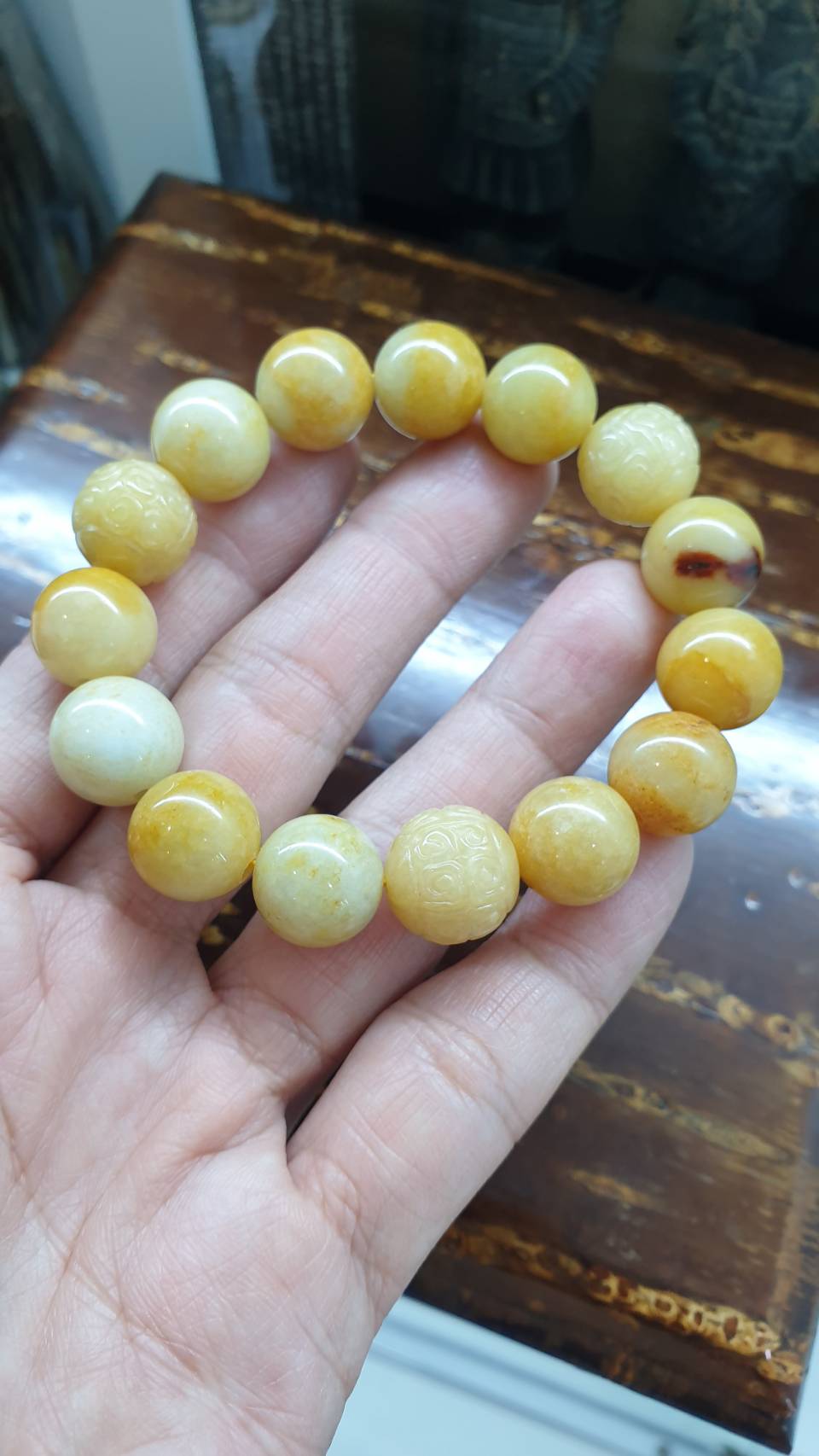 Natural Honey Jadeite with Ru Yi Beads 16cm Bracelet Etched Beads
