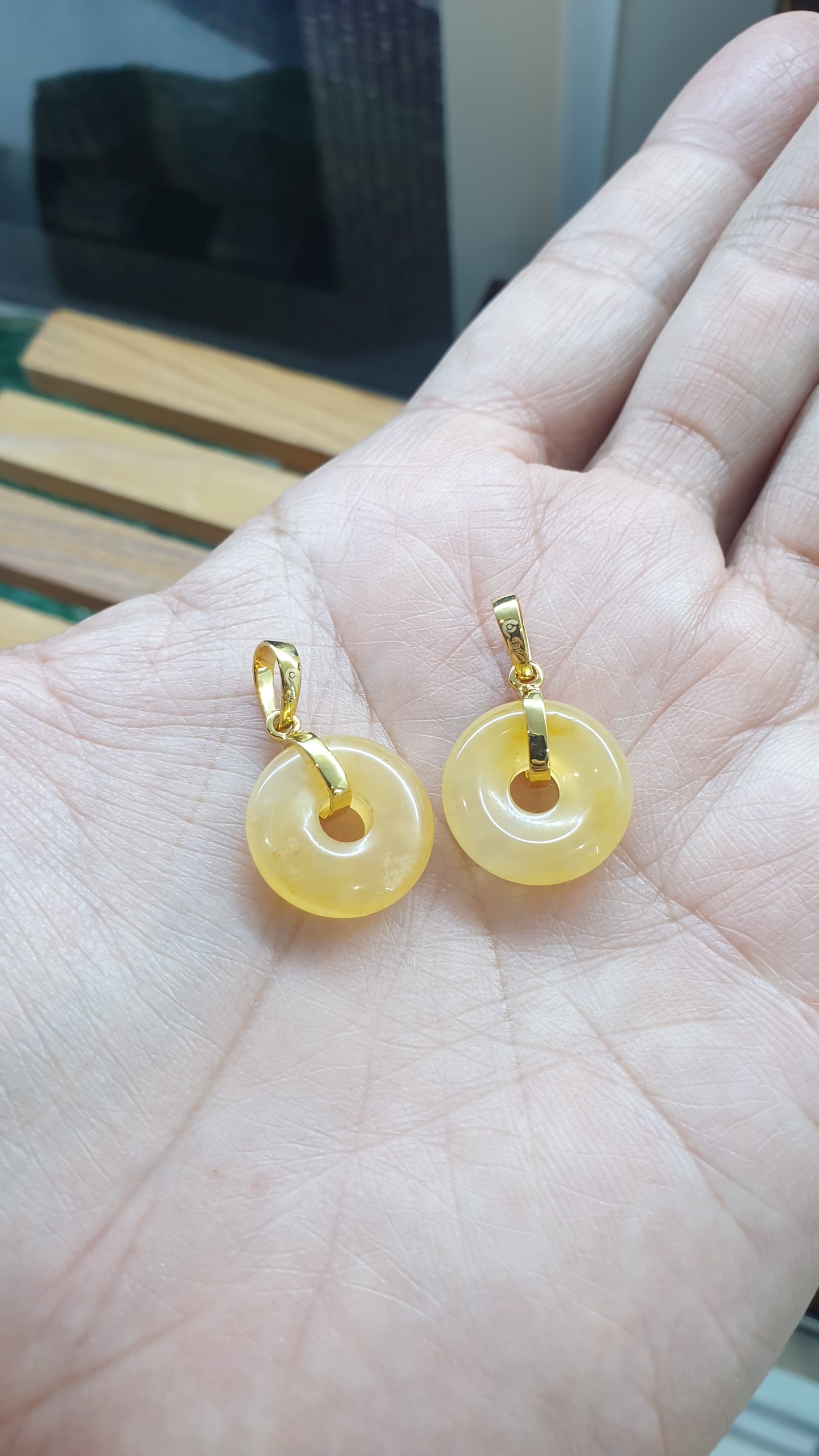 18K Gold Yellow Jade Ping An Kou Pendant Natural Myanmar Jadeite