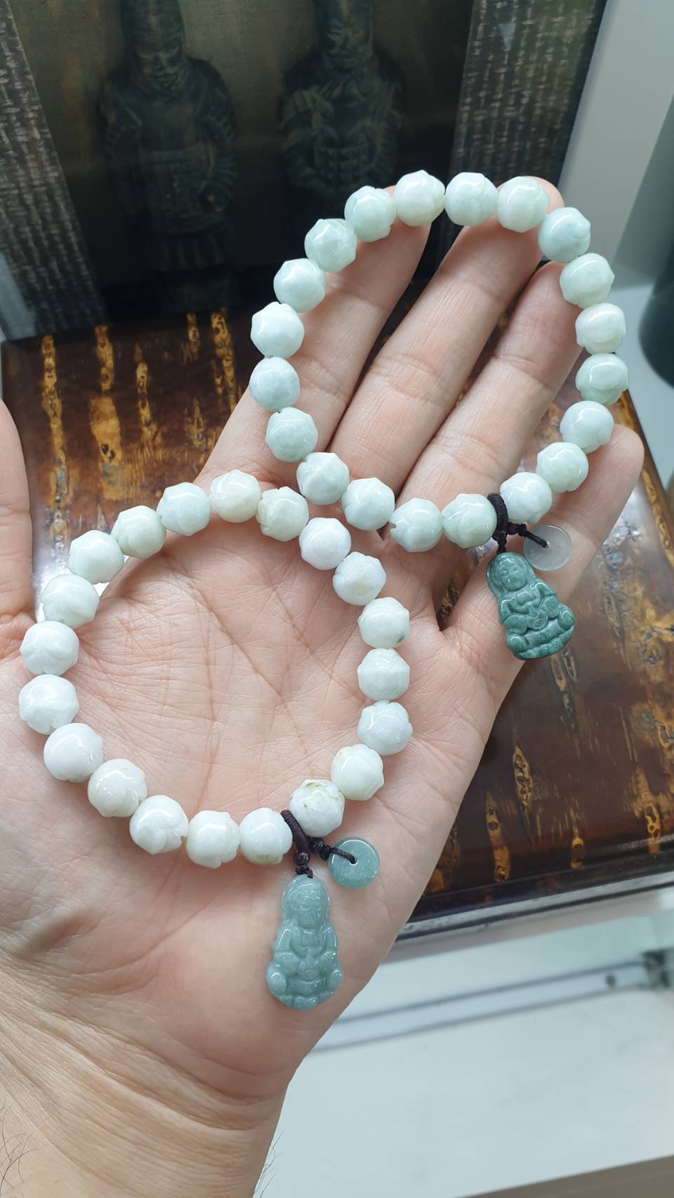 Lotus Beads Bracelet with Guan Yin Pendant (17.5 cm) | Type A Natural Jadeite | Good Fortune Wrist Accessory
