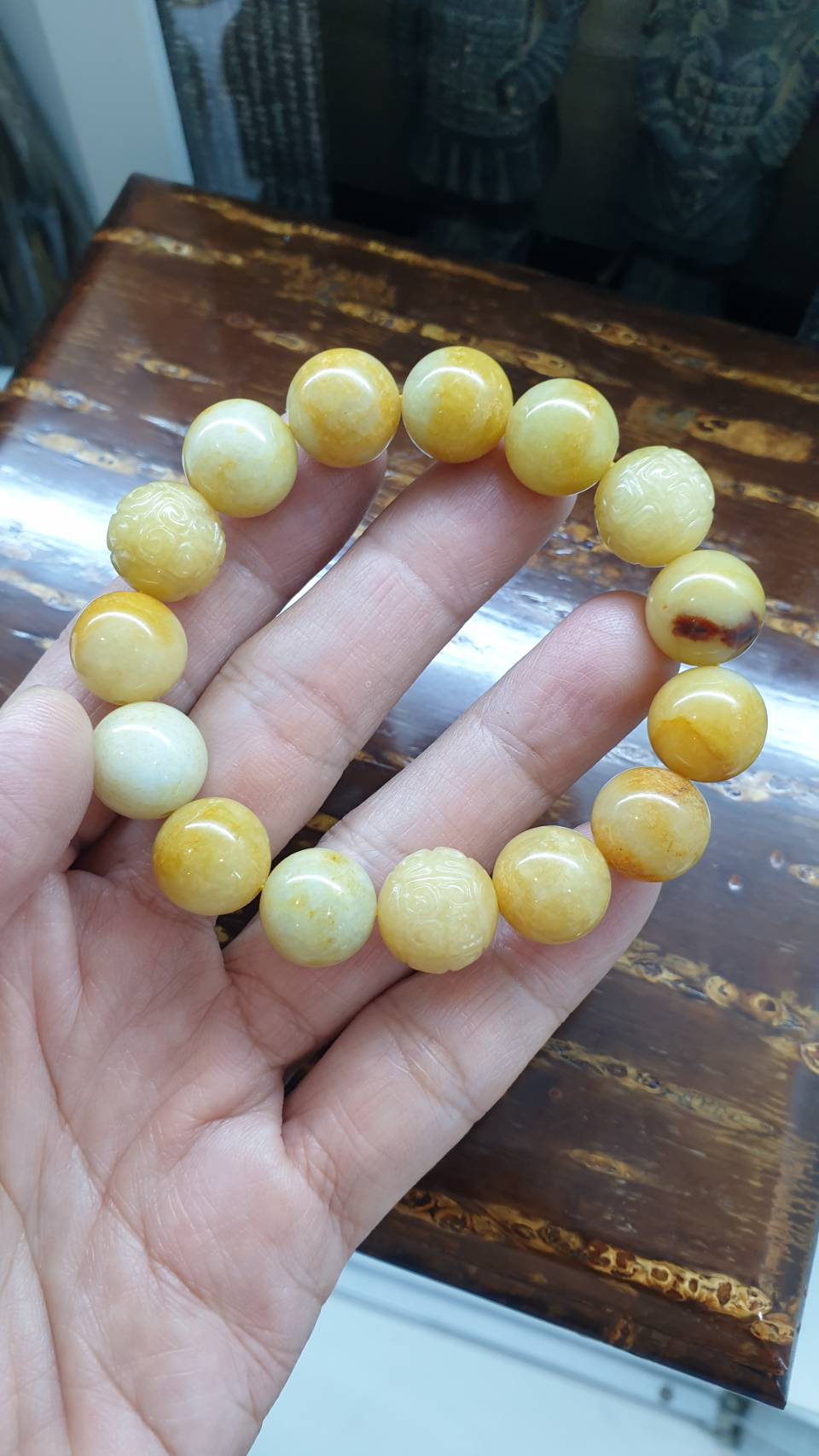 Natural Honey Jadeite with Ru Yi Beads 16cm Bracelet Etched Beads