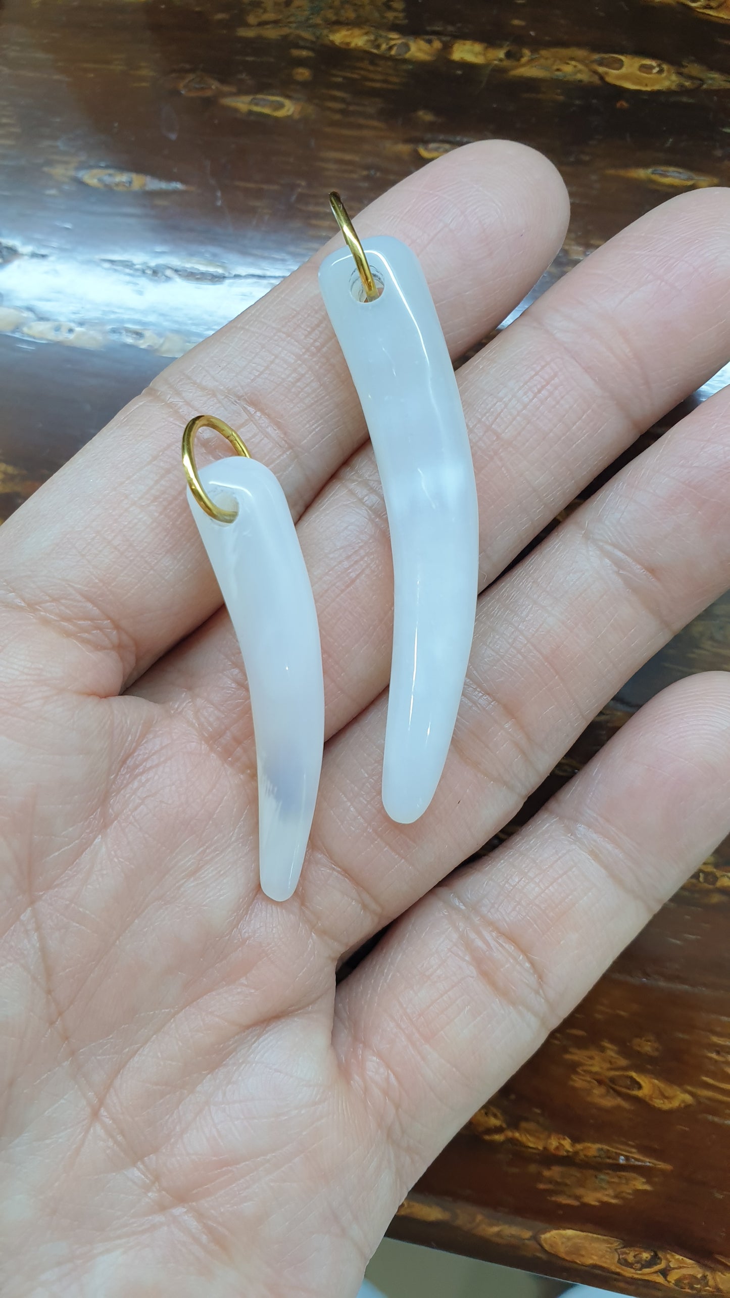 White Agate Fang Pendant (Selection) | Solid 9K Gold | Natural Gemstone