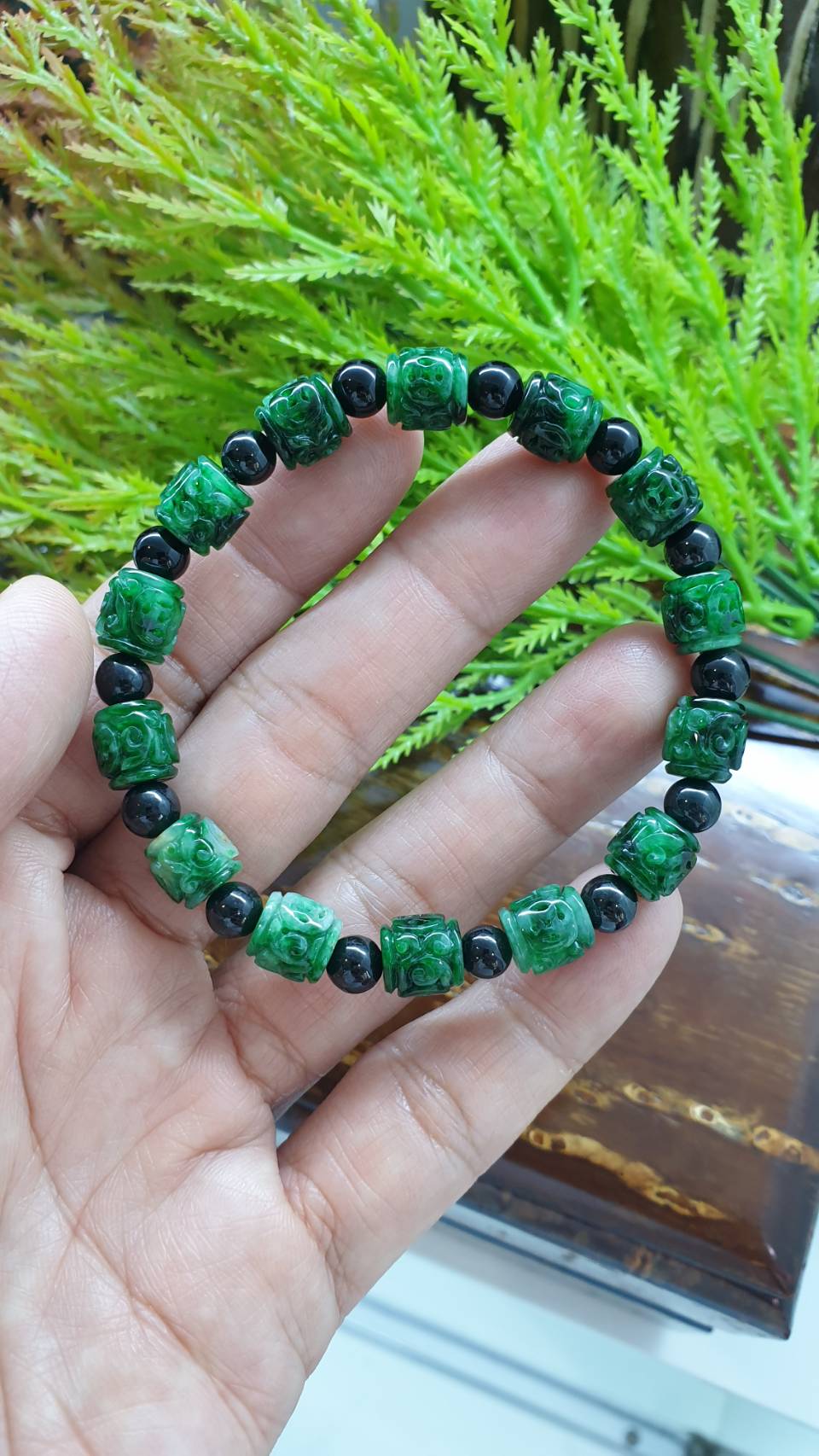 Natural Type A Jadeite Bracelet - Green Cylinder - Black Spacer Beads