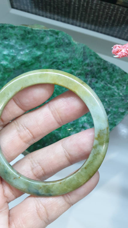 Honey Green Jade Slim Bangle S58.5 Myanmar Type A Jadeite 4.5mm Width