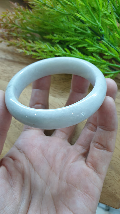 Jade Vintage Bangle S58.7 Type A Burma Jadeite Natural White