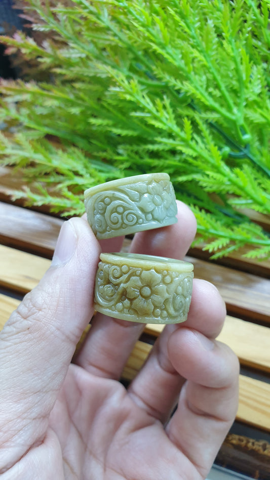 Ru Yi Jade Vintage Archers Ring 8.25US Type A Myanmar Jadeite Honey Olive Green