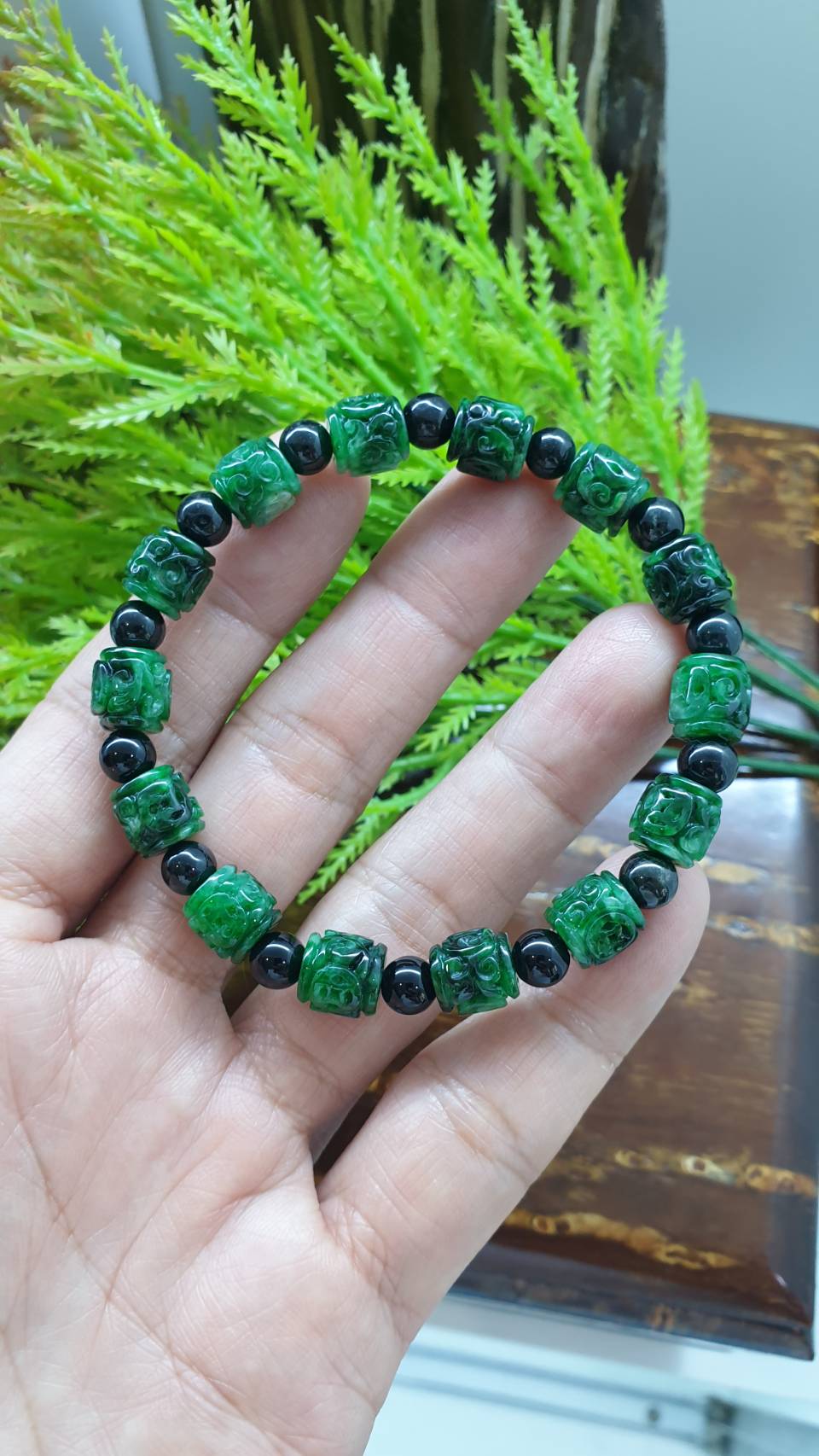Natural Type A Jadeite Bracelet - Green Cylinder - Black Spacer Beads