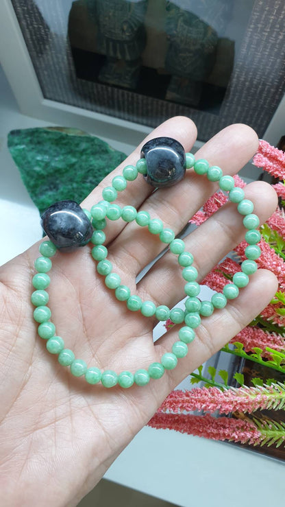 Apple Green Jade Stress Bracelet 17cm Spinning Charm Type A Myanmar Jadeite