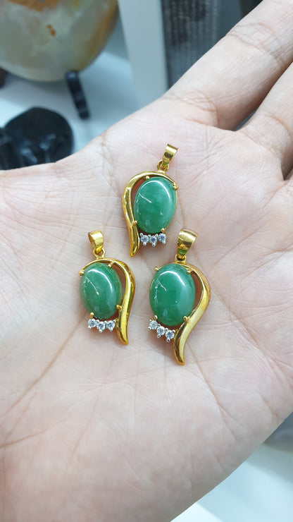 Lady's Jade Pendant | Solid 9K Gold | Fei Cui - Type A Jadeite