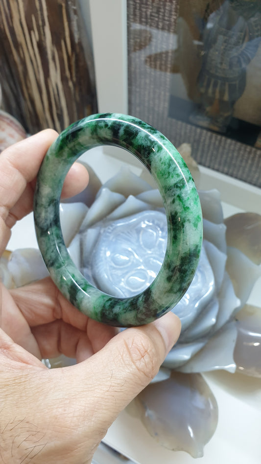 Cylindrical Jade Bangle (Size 61) (19.2 cm inner circumference)