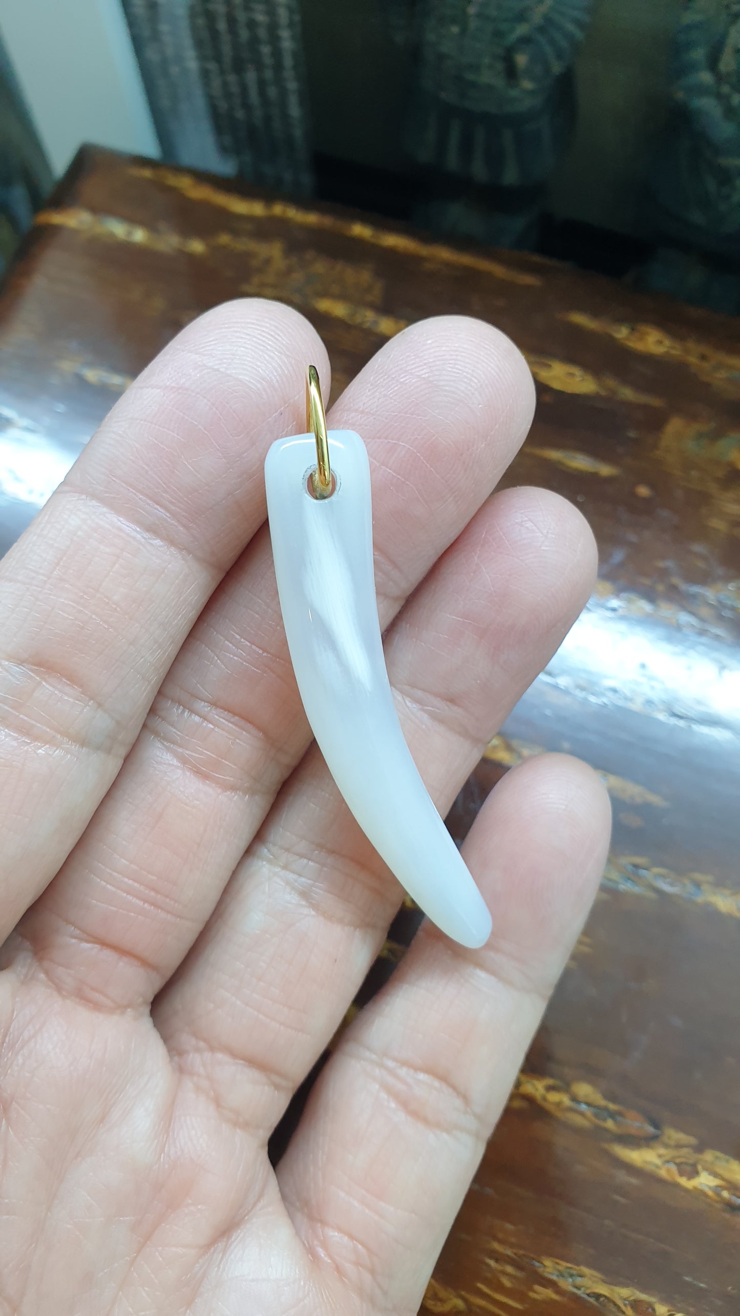 White Agate Fang Pendant (Selection) | Solid 9K Gold | Natural Gemstone