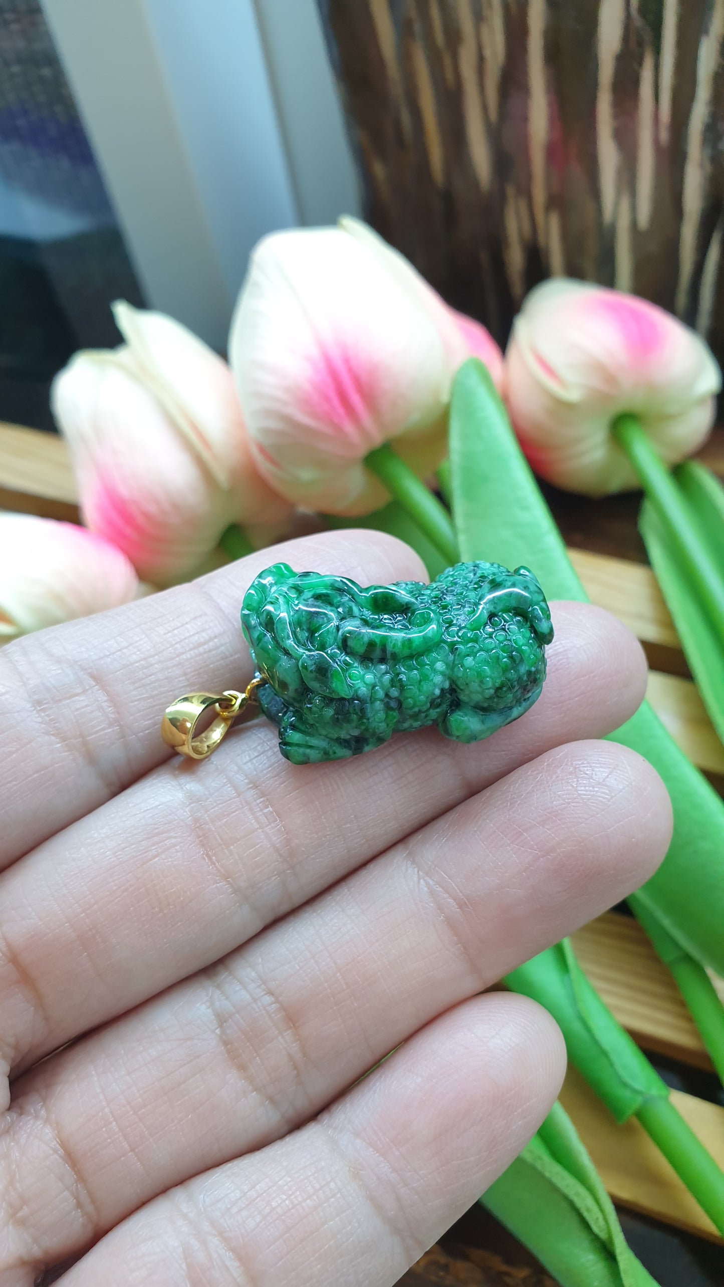 18K Gold Jade Pixiu Pendant Natural Vibrant Green Fei Cui Myanmar Jadeite