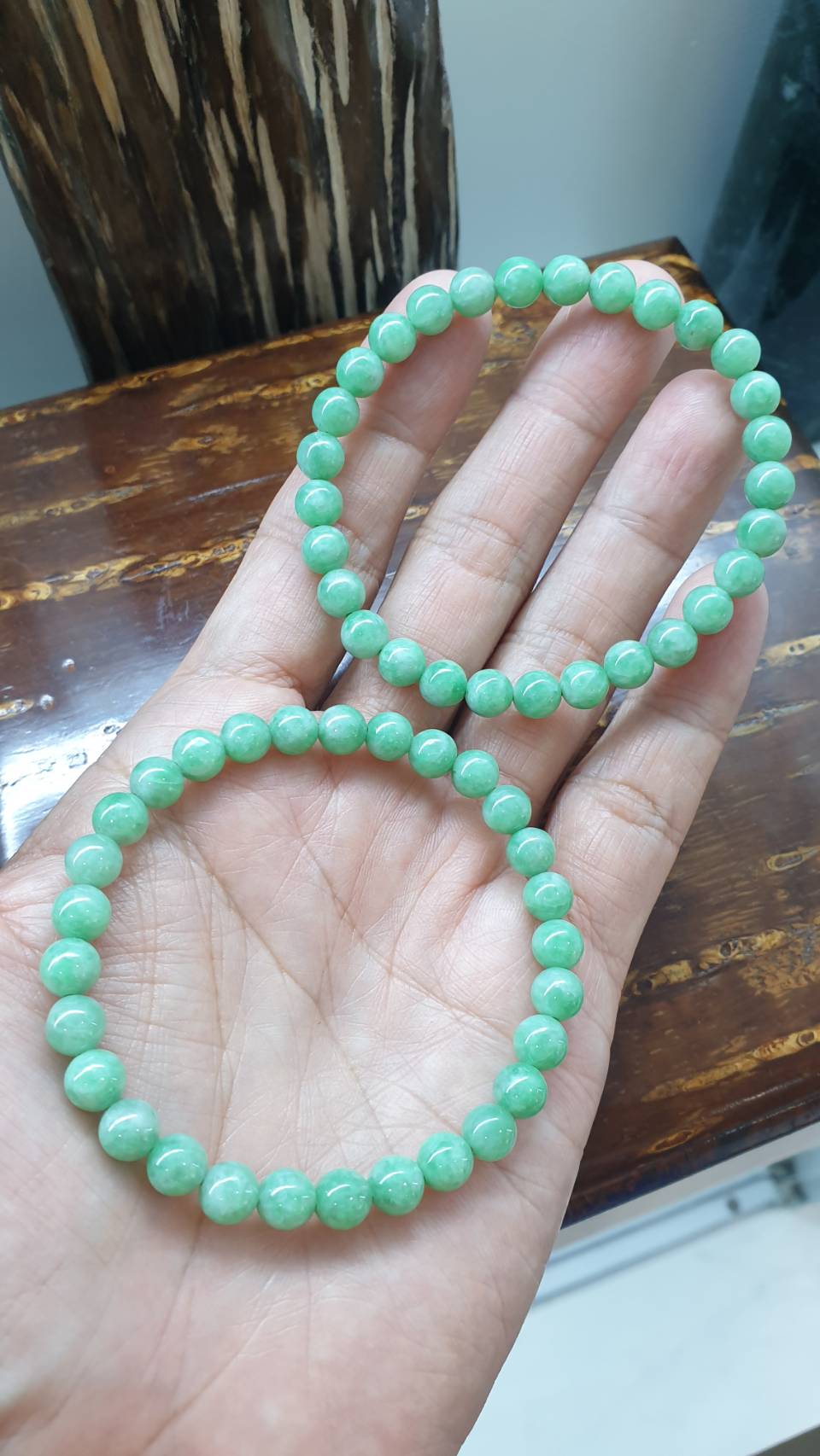 Type A Myanmar Apple Green Jadeite 17cm Bracelet 7mm Beads