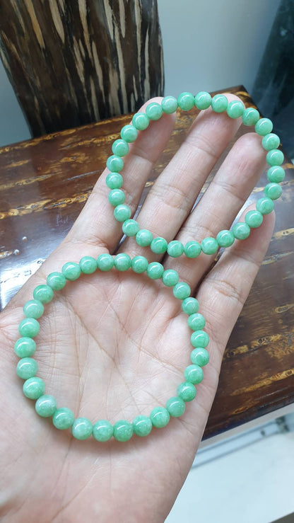 Type A Myanmar Apple Green Jadeite 17cm Bracelet 7mm Beads
