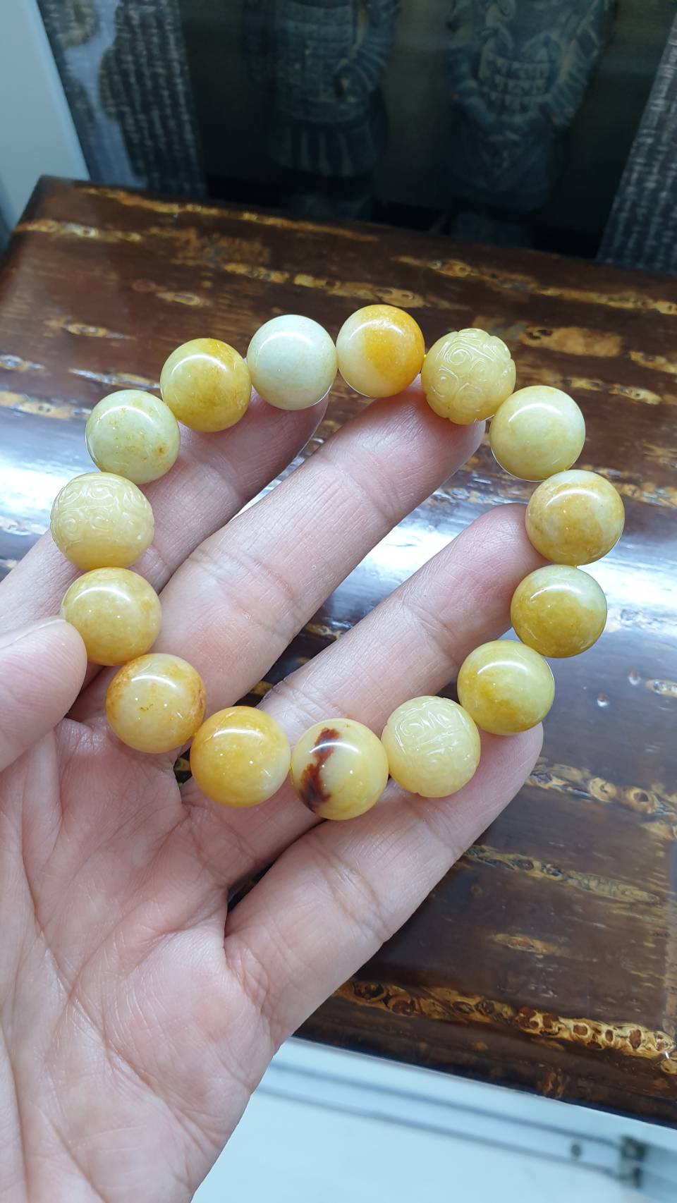Natural Honey Jadeite with Ru Yi Beads 16cm Bracelet Etched Beads