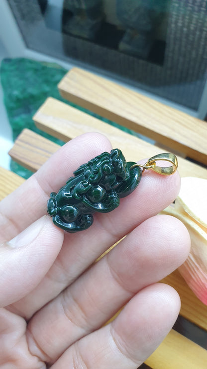 18K Gold Jade Pixiu Pendant Natural Vivid Green Fei Cui Myanmar Jadeite