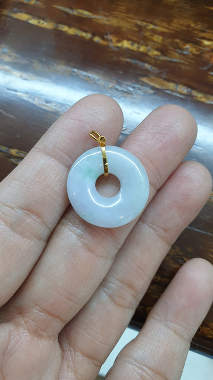 Jade Ping An Kou pendant | Solid 18K Gold | Type A Natural Jadeite