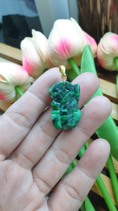 18K Gold Jade Pixiu Pendant Natural Vibrant Green Fei Cui Myanmar Jadeite