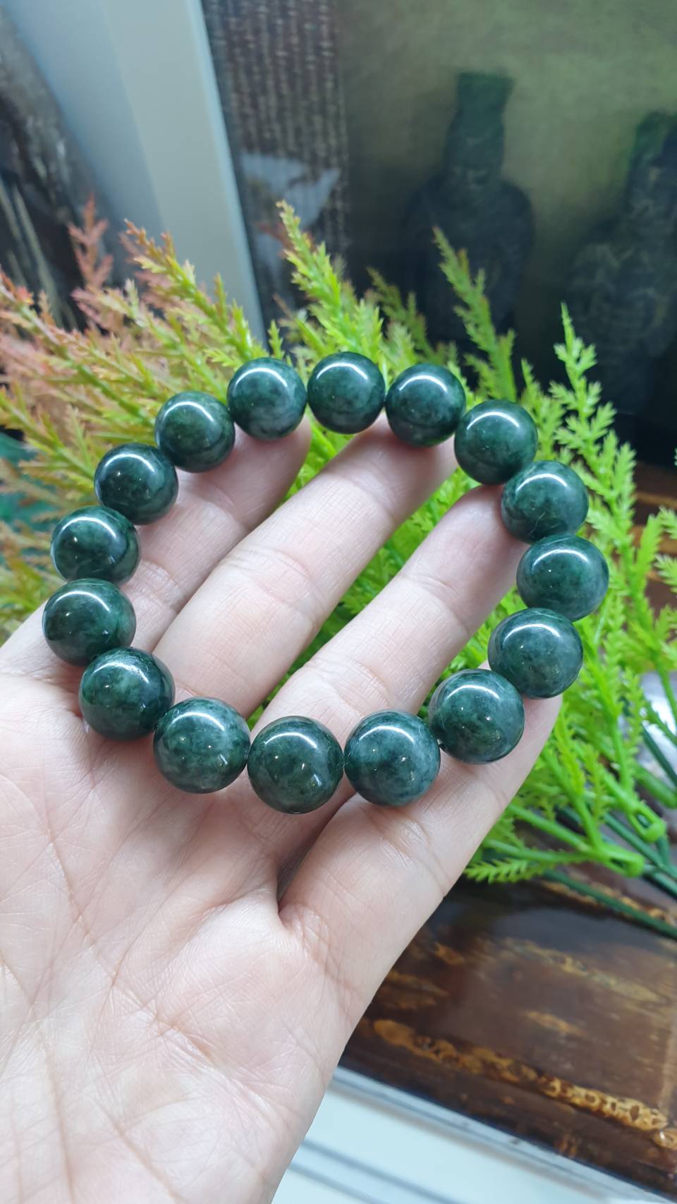 Gent's Style Marbled Green Jadeite Bracelet with 13.5mm Vintage Beads