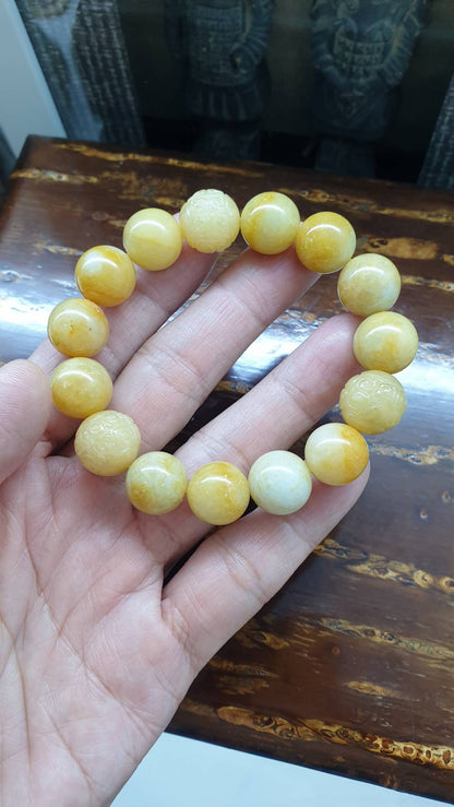 Natural Honey Jadeite with Ru Yi Beads 16cm Bracelet Etched Beads