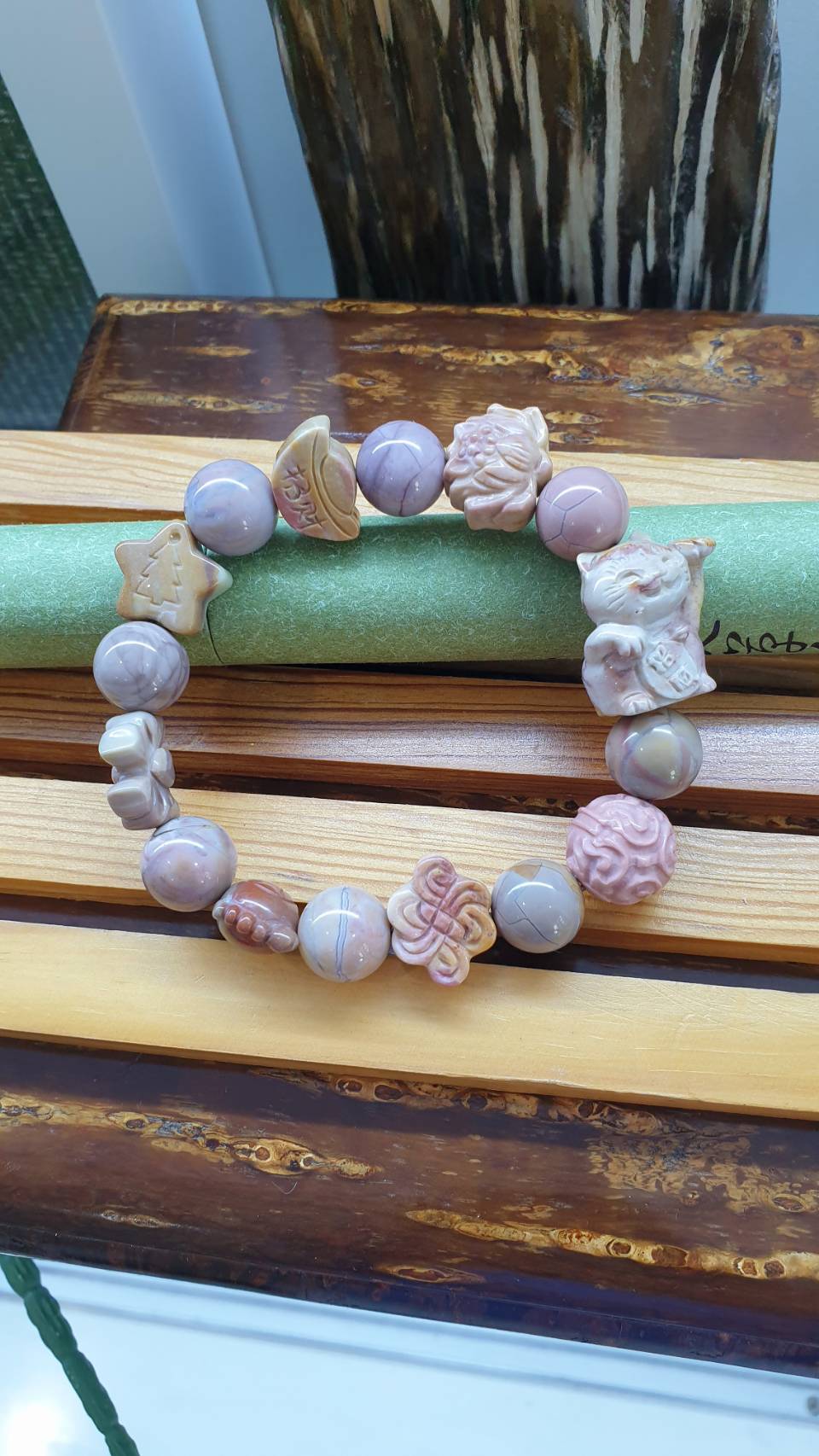Alxa Jasper Charmbracelet 17.5 cm, Feng Shui Charms - Natural Semiprecious Stones