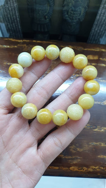 Natural Honey Jadeite with Ru Yi Beads 16cm Bracelet Etched Beads