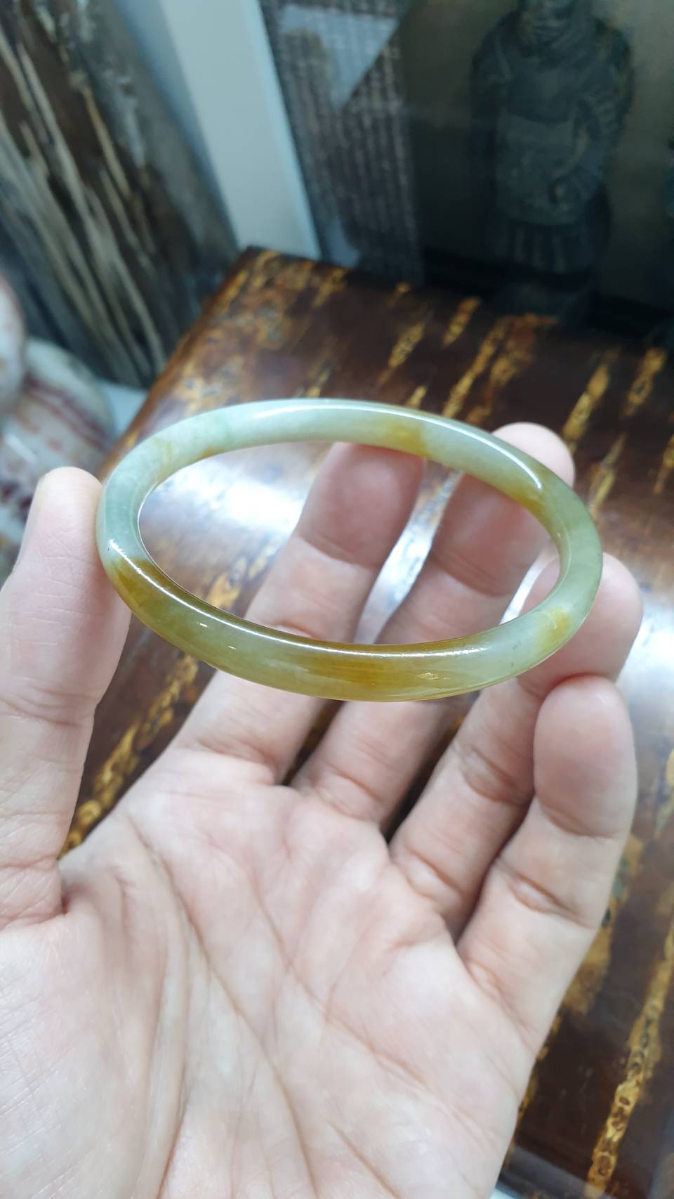 Natural Honey Jade Bangle Cylindrical Size 55-56 Type A Myanmar Jadeite